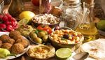 перец, фалафель, редис, оливки, хумус, лук, нут, лимон, масло, лайм, пита
